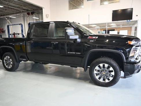 New 2026 Chevrolet Silverado 2500 Custom w/ Custom Value Package AWD/4WD image 4