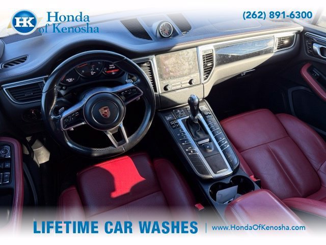 Used 2017 Porsche Macan AWD/4WD image 3