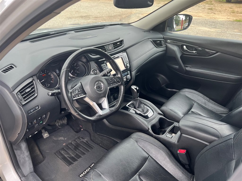 Used 2017 Nissan Rogue SL FWD image 9