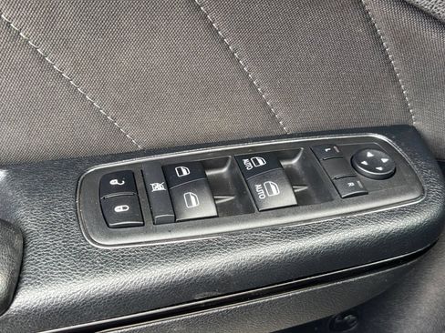 Used 2018 Dodge Charger R/T w/ Blacktop Package RWD image 13