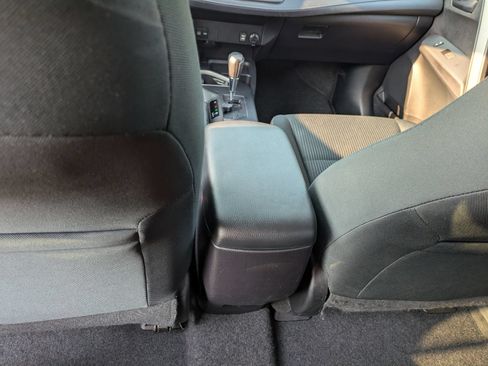 Used 2017 Toyota RAV4 LE FWD image 29