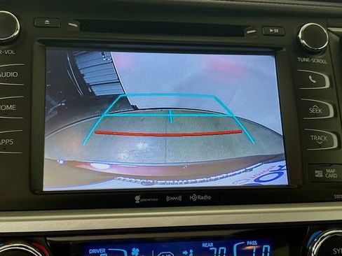 Certified 2018 Toyota Highlander XLE AWD/4WD image 14