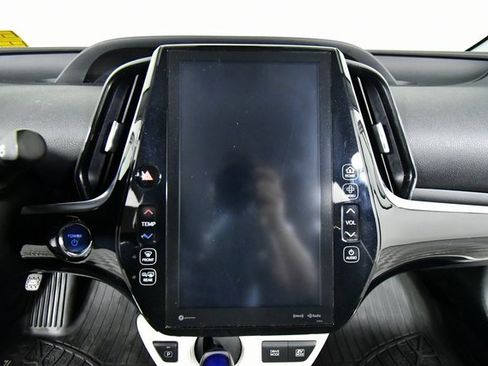 Used 2018 Toyota Prius Four Touring image 4