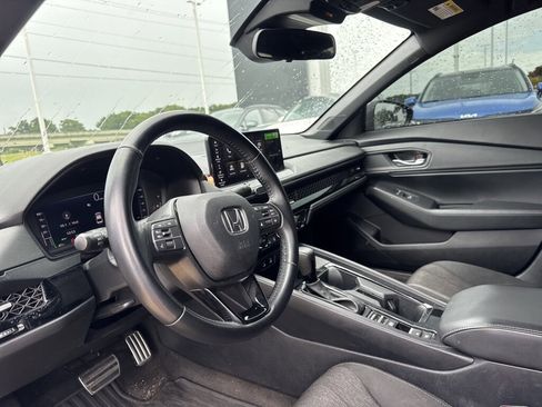 Used 2024 Honda Accord Sport image 30