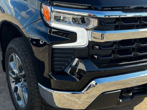 New 2026 Chevrolet Silverado 1500 LT image 2