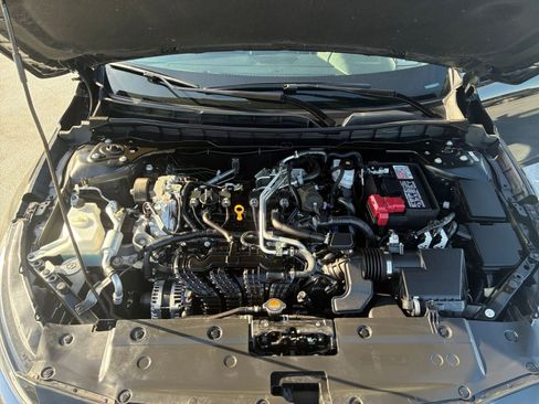 Used 2025 Nissan Altima 2.5 SV image 32