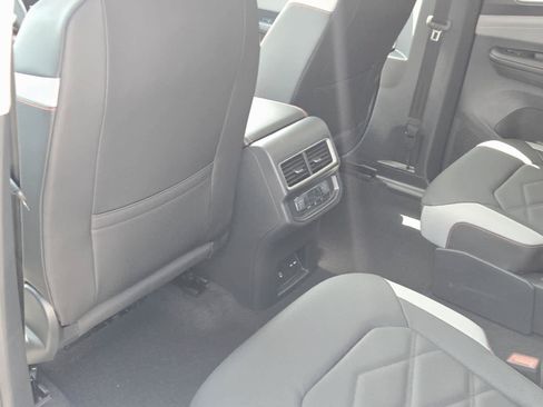 New 2026 Volkswagen Atlas Peak Edition AWD/4WD image 12