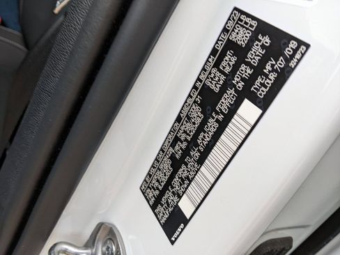 Certified 2024 Volvo XC40 Recharge Plus image 30