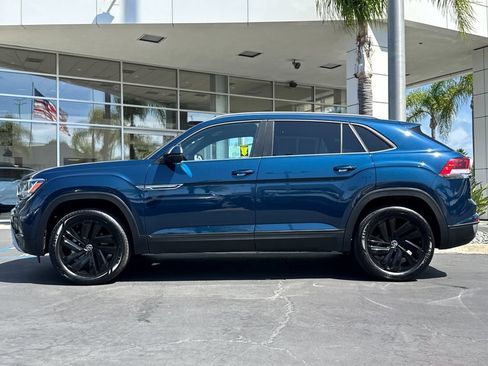 Used 2021 Volkswagen Atlas Cross Sport SE FWD image 2