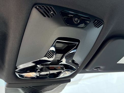 Used 2025 BMW X1 M35i image 27