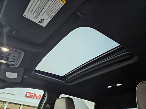 Used 2024 GMC Sierra 2500 Denali w/ Denali Reserve Package image 24