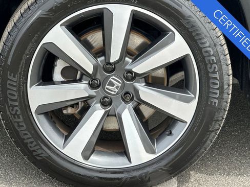 Certified 2024 Honda Pilot Touring image 29