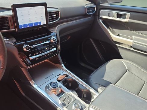 Used 2021 Ford Explorer Limited w/ Hybrid Equipment Group 310A image 17