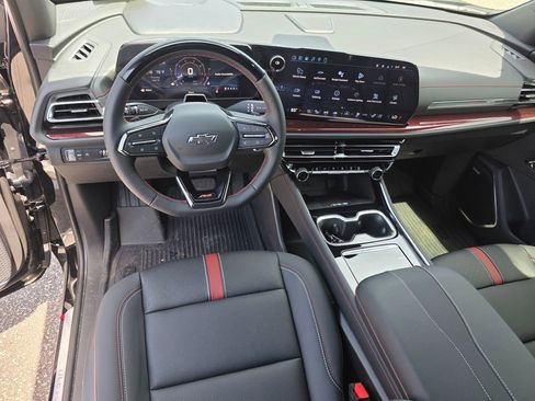 New 2026 Chevrolet Traverse RS w/ LPO, Floor Liner Package FWD image 20