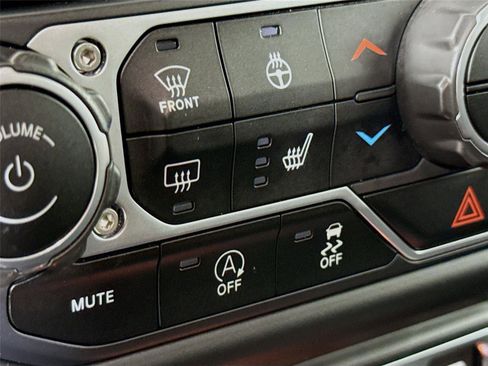 Used 2021 Jeep Wrangler Unlimited Rubicon w/ Steel Bumper Group image 19