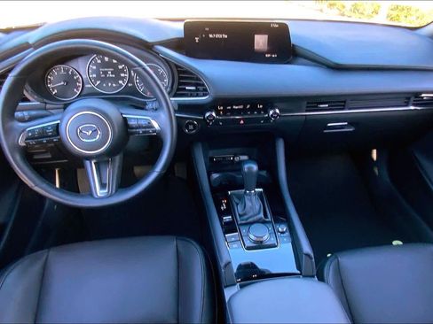 Used 2024 MAZDA MAZDA3 Hatchback w/Premium Plus Pkg image 15