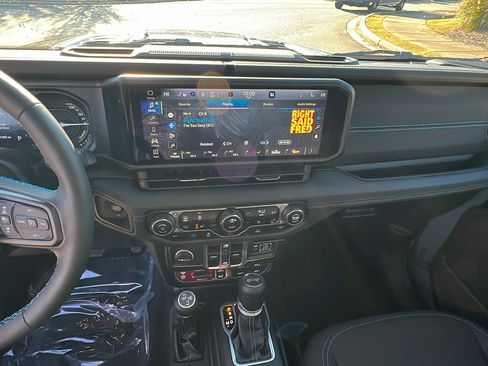 Used 2025 Jeep Wrangler Unlimited Rubicon 4xe w/ Convenience Group image 31