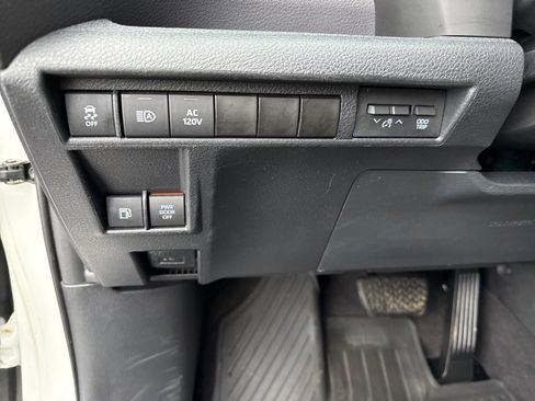 Used 2021 Toyota Sienna XSE w/ XSE Plus Package image 22