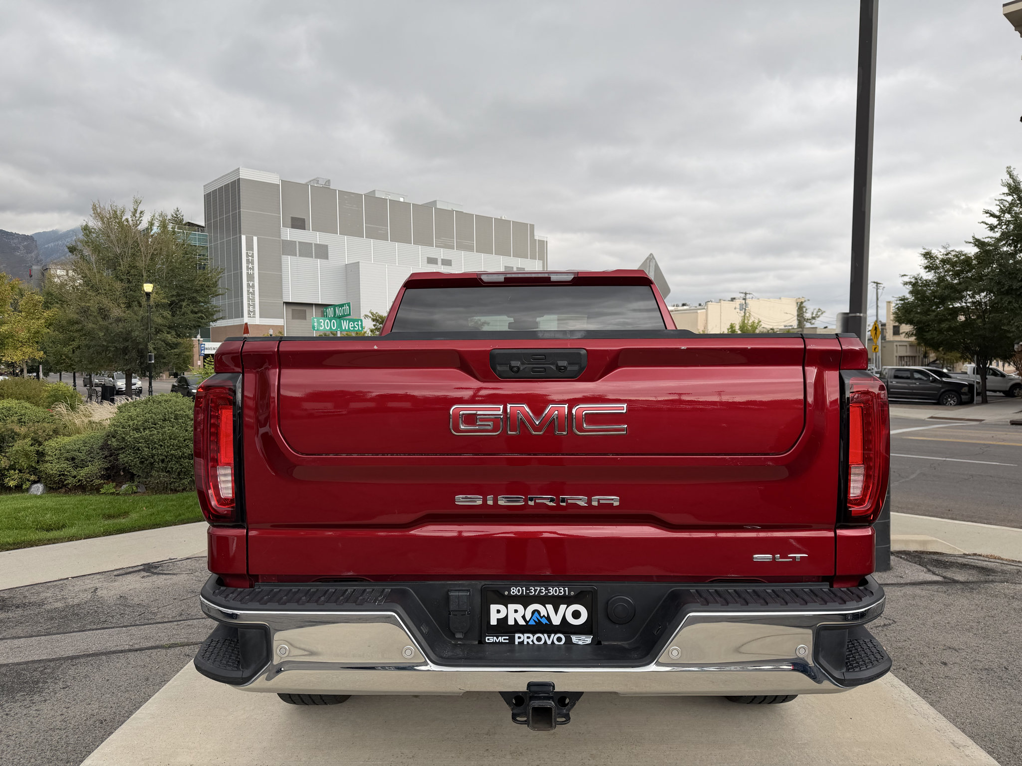 Used 2022 GMC Sierra 1500 SLT w/ SLT Convenience Package AWD/4WD image 4