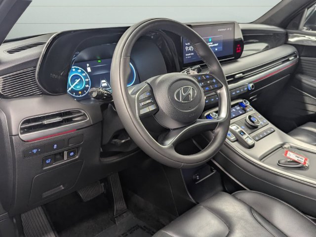Used 2025 Hyundai Palisade Calligraphy FWD image 11