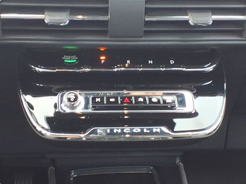 Used 2026 Lincoln Corsair Premiere image 12