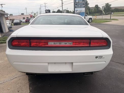 Used 2014 Dodge Challenger SXT RWD image 6