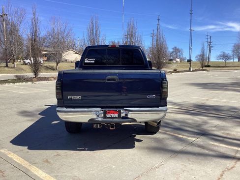 Used 2003 Ford F250 XLT image 4