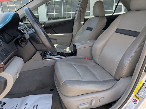 Used 2013 Toyota Camry XLE w/ Convenience Pkg FWD image 11