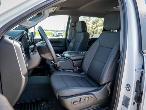 Used 2024 Chevrolet Silverado 2500 Custom w/ Custom Value Package image 21