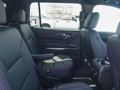 New 2026 Chevrolet Traverse Z71 w/ Driver Confidence Package image 15