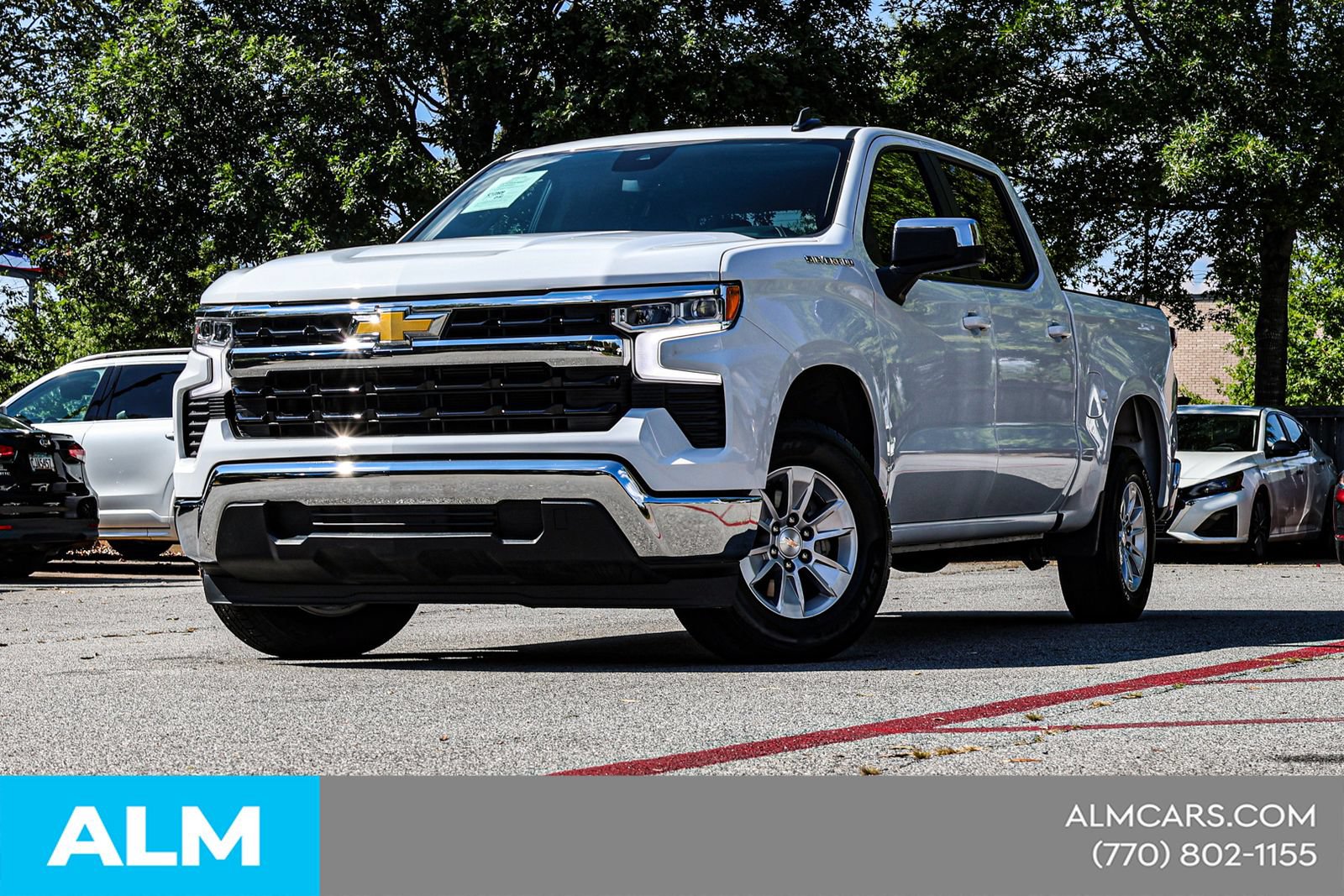 Used 2025 Chevrolet Silverado 1500 LT RWD image 2