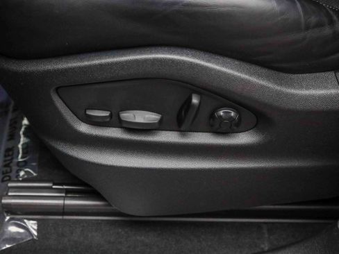 Used 2023 Porsche Cayenne Platinum Edition image 25