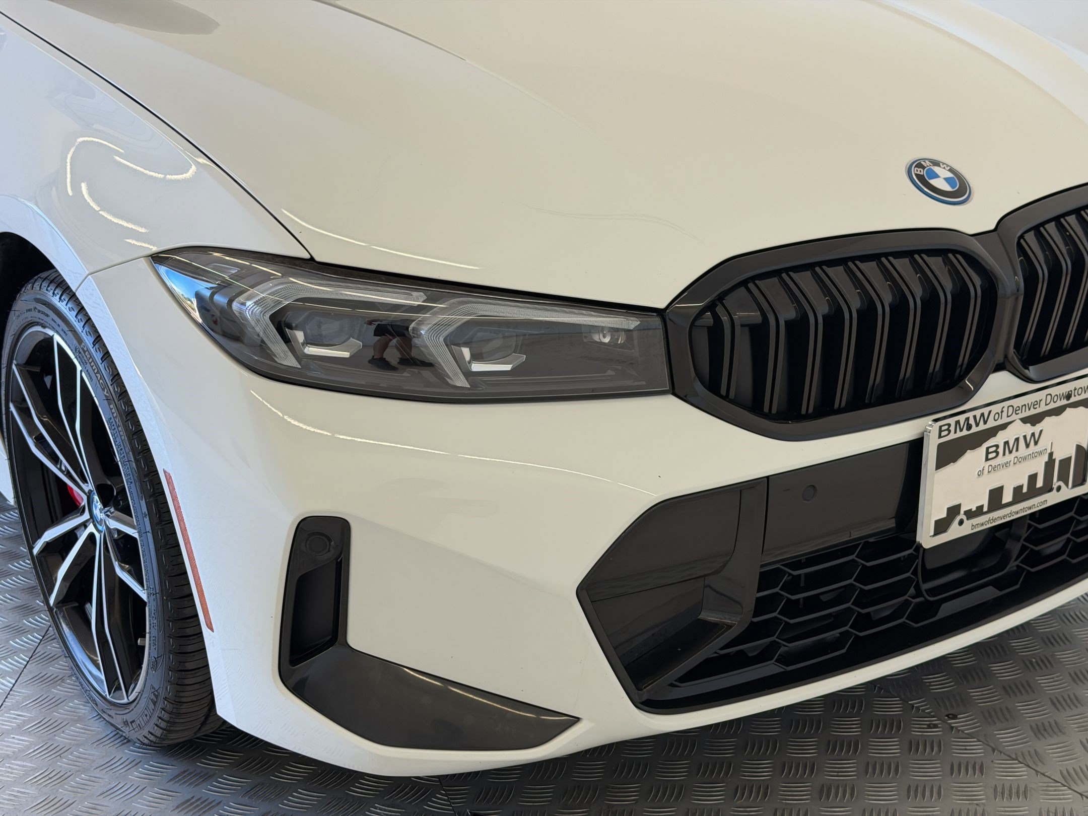 Used 2024 BMW 330e xDrive w/ Premium Package AWD/4WD image 12