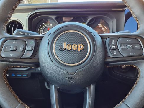 Used 2024 Jeep Wrangler Unlimited w/ Convenience Group image 13