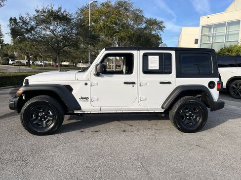Used 2022 Jeep Wrangler Unlimited Sport image 2