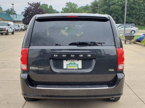 Used 2016 Dodge Grand Caravan SE w/ Quick Order Package 29E SE FWD image 4