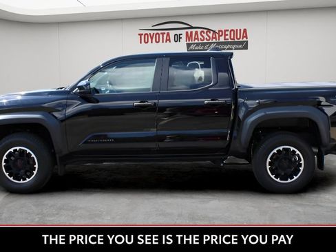 Used 2024 Toyota Tacoma TRD Off-Road AWD/4WD image 27