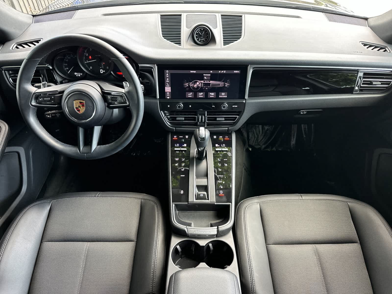 Certified 2024 Porsche Macan AWD/4WD image 6