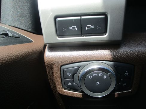Used 2020 Ford F150 King Ranch w/ Equipment Group 601A Luxury AWD/4WD image 20