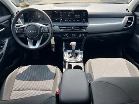 Used 2026 Kia Seltos LX AWD/4WD image 11