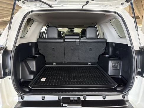 Used 2018 Toyota 4Runner Limited AWD/4WD image 23