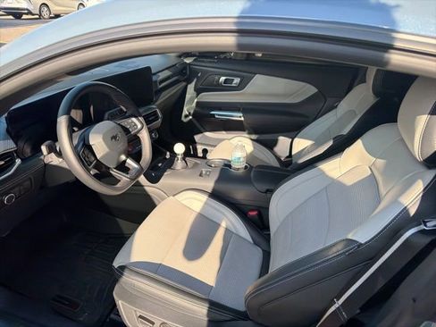 Used 2024 Ford Mustang GT Premium image 17