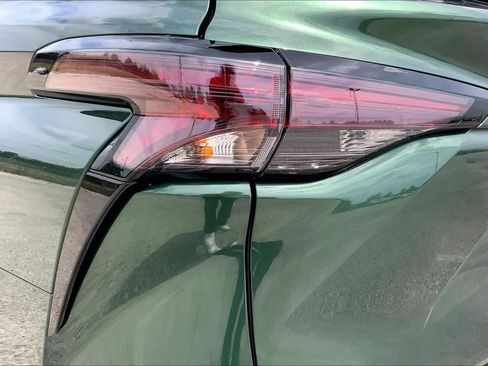 Certified 2026 Toyota Sienna XLE FWD image 28