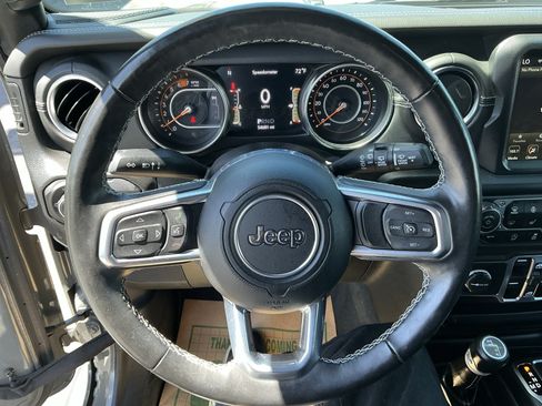 Used 2022 Jeep Wrangler Unlimited Sahara w/ LED Lighting Group AWD/4WD image 16