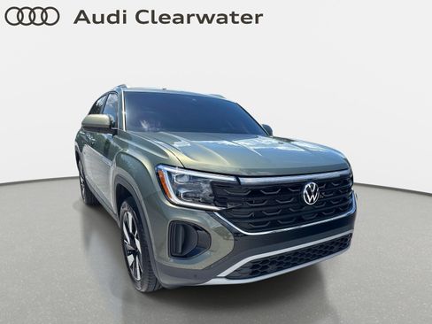Used 2025 Volkswagen Atlas Cross Sport SE FWD image 7