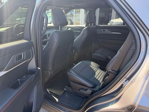 Used 2026 Ford Explorer ST-Line w/ ST-Line Street Pack AWD/4WD image 18