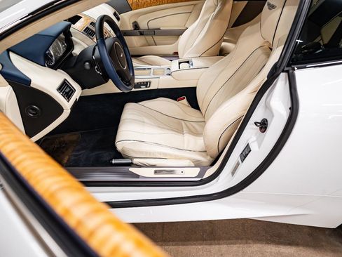 Used 2012 Aston Martin Virage Coupe image 40