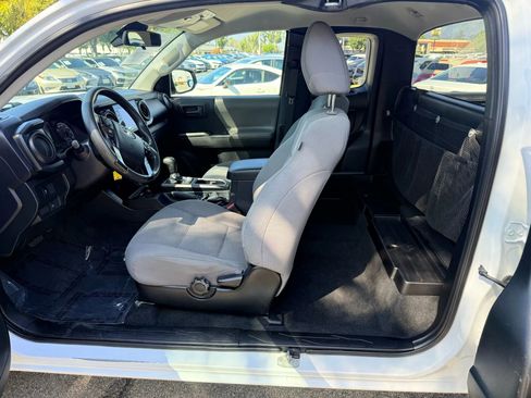 Used 2021 Toyota Tacoma SR image 11