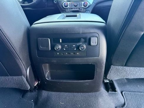 Used 2020 Chevrolet Suburban LT AWD/4WD image 16
