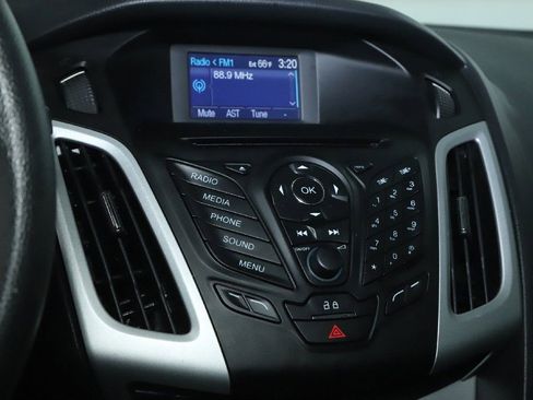 Used 2013 Ford Focus SE FWD image 24